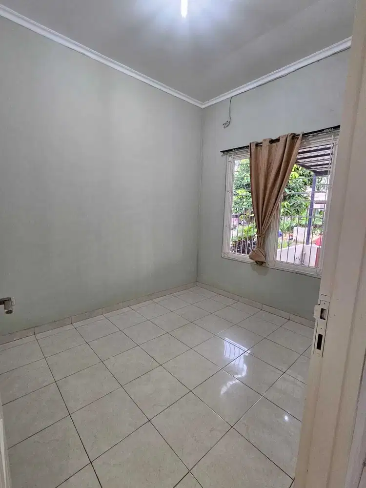 Rumah Alam Sutera Semi Furnished Lebar 8 Bebas Banjir FREE AC!