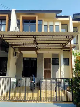 Disewakan rumah siap huni 2 lt di Regency Melati Mas lt.90m hg 53jt