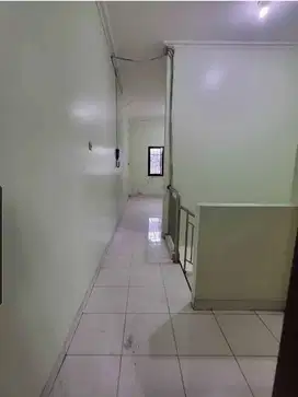 RUMAH KEMAYORAN UK 4X27 ROW 1 MOBIL LEBAR SHM 2LT JAKARTA PUSAT