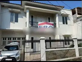 Rumah Cantik 2 Lantai di Menteng Dalam Jakarta Selatan