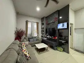 ANA RUMAH SEMIFURNISHED UK 6.5X20M DI JELAMBAR
