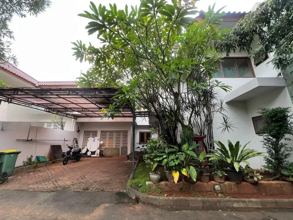 DIJUAL RUMAH CANTIK NUANSA BALI DALAM TOWNHOUSE LEBAK BULUS