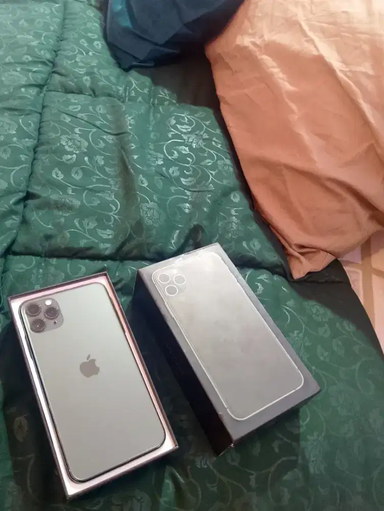Iphone 11 pro max 256gb enak murah meriah
