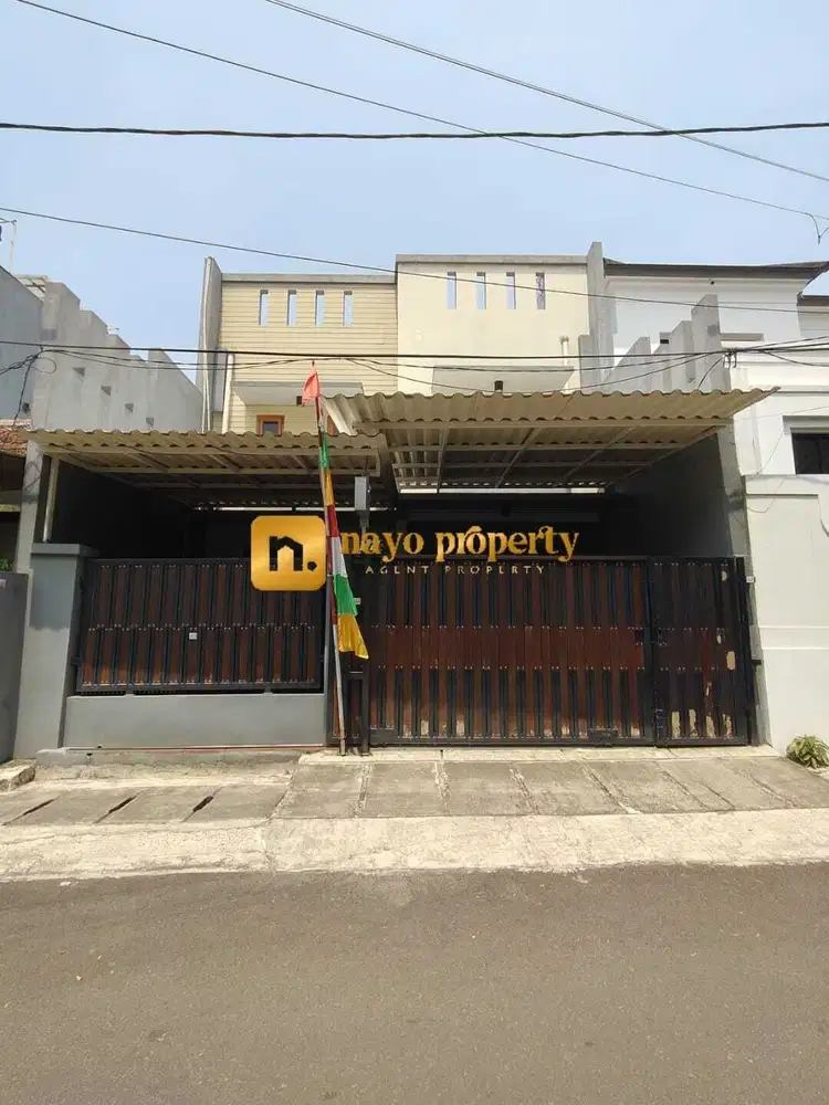 Rumah Bagus Dalam Komplek Strategis di Bendungan Hilir.Jakarta Pusat