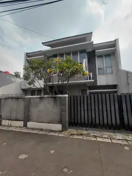 Rumah dijual Cepat Bintaro Sektor 9 bisa untuk kostan