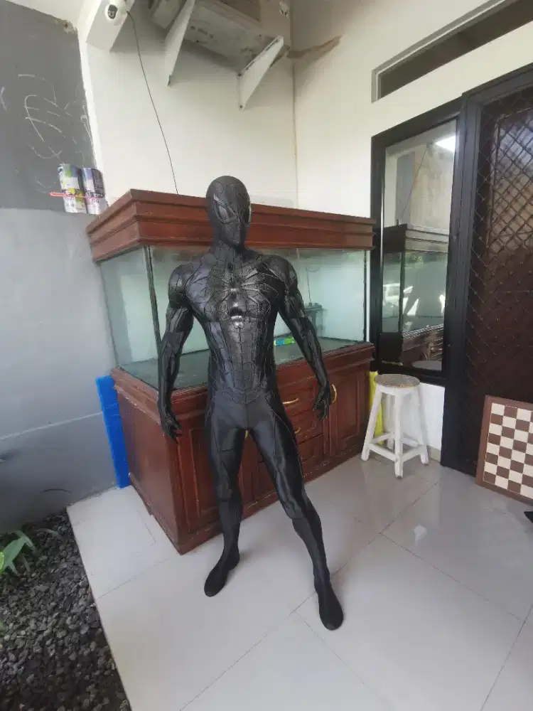 Action Figure Spiderman tinggi 165cm