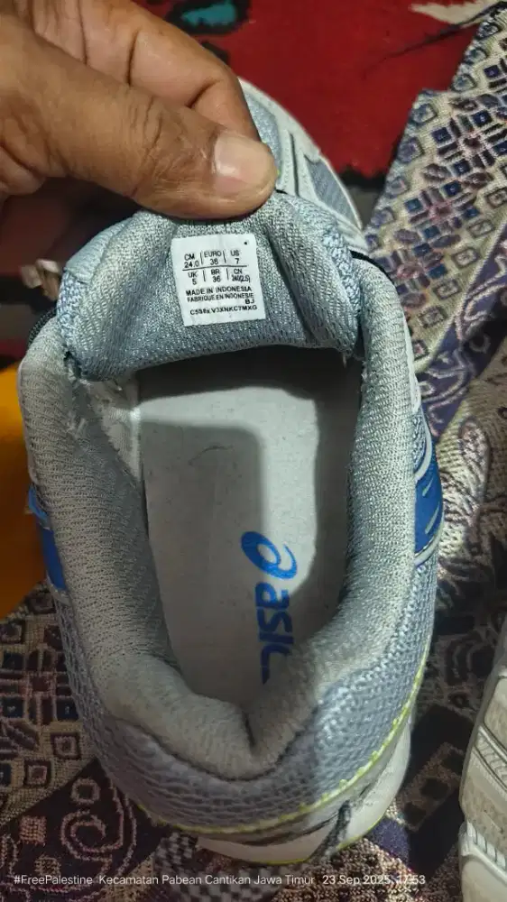 sepatu oasic trail run ukuran 38 insole 24cm.