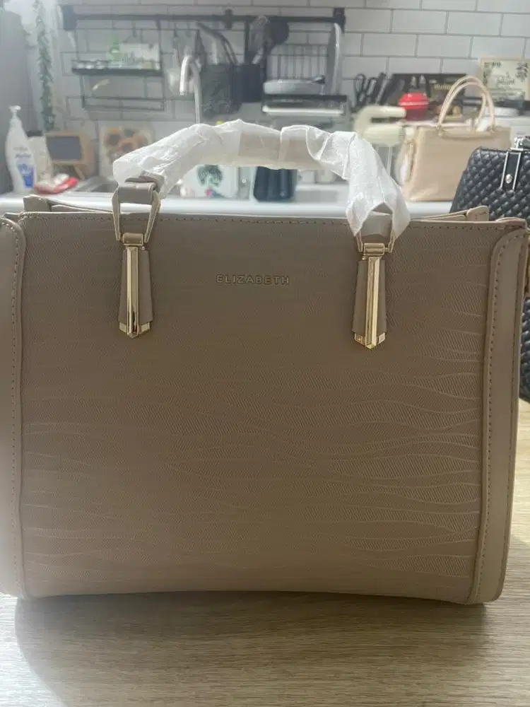 Jual tas Elizabeth warna krem baru
