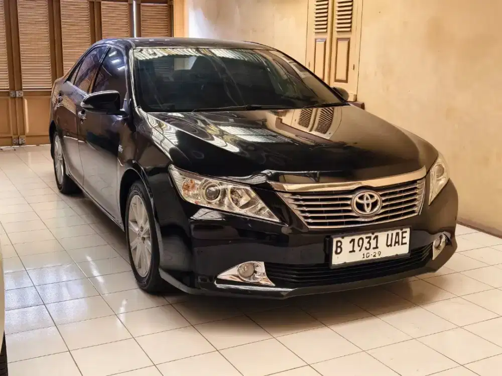 Toyota Camry V AT 2014 Low KM