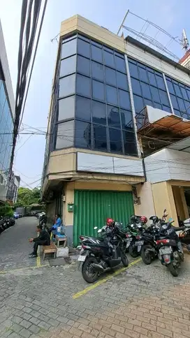 Ruko 5 lantai di Raden Saleh Senen jakpus