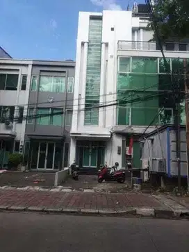 Ruko Strategis 4,5 Lantai di Tanjung Priok, Jakarta Utara