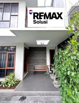 RUMAH BAGUS MINIMALIS SIAP HUNI PONDOK INDAH JAKARTA SELATAN