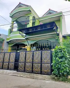 Dijual cepat rumah 2lt siap huni luas 78m2 type 4KT, di Pondok Ungu