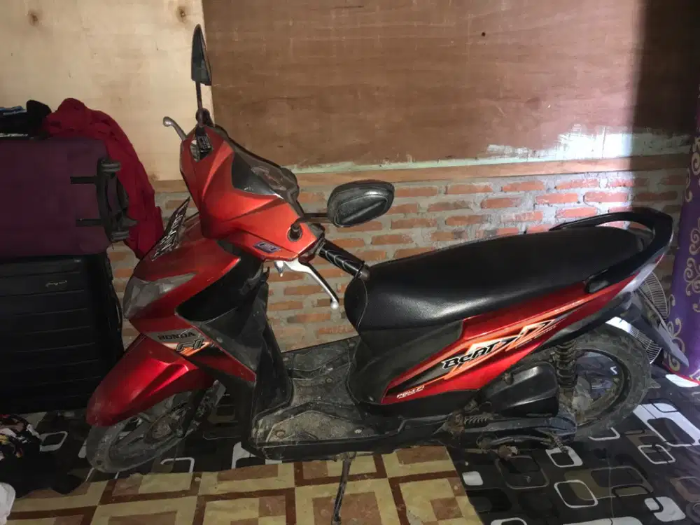 Dijual honda beat warna merah thn 2014