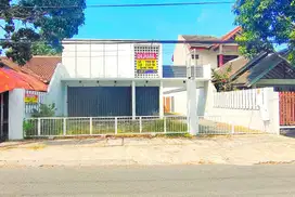 Ruko Pinggir Jalan Condong Catur Luas 700 Meteran