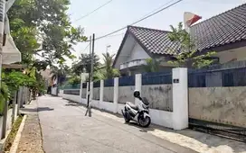 Rumah Luas Di Demangan Baru dekat De Britto
