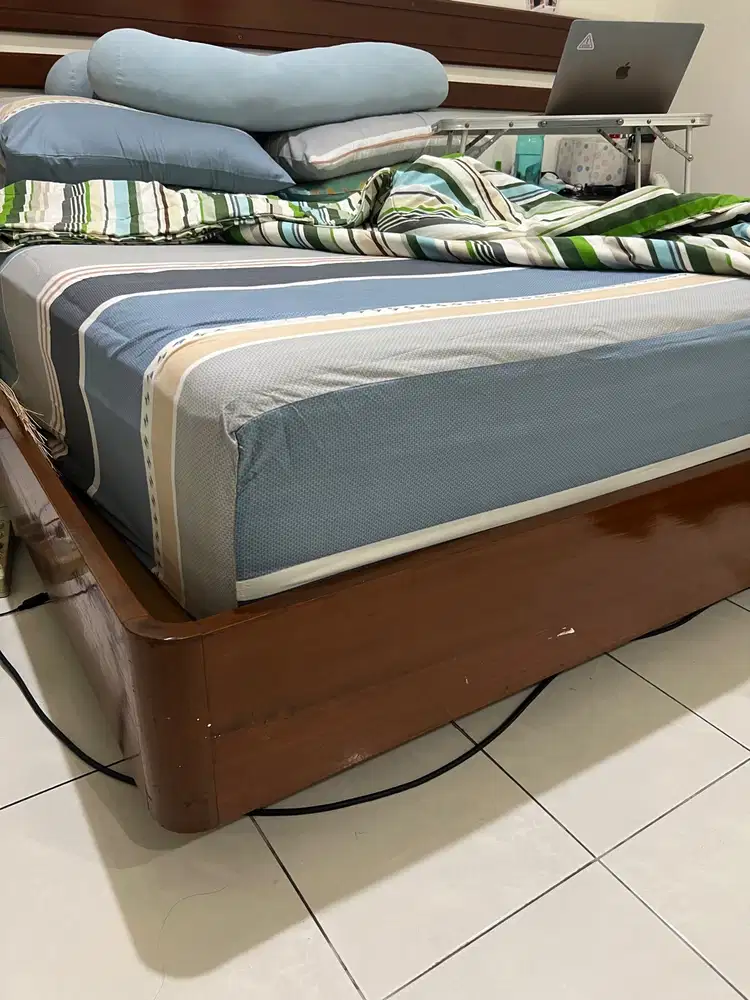 DIPAN KASUR/ RANGKA TEMPAT TIDUR KAYU JATI