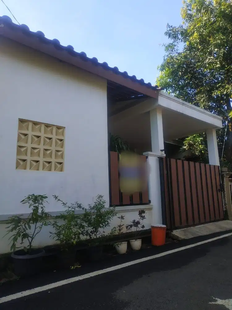 Di jual rumah full renovasi di bsd