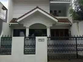 Rumah siah huni jual cepat di Radio Dalam Gandaria