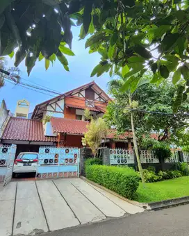 Dijual Pondok Indah Rumah Country yang Nyaman Banget  , Dekat PIM