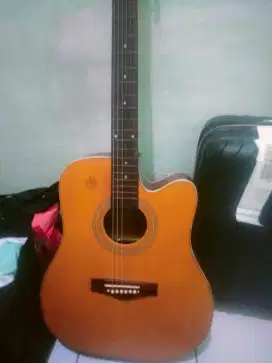 Dijual gitar YAMAHA