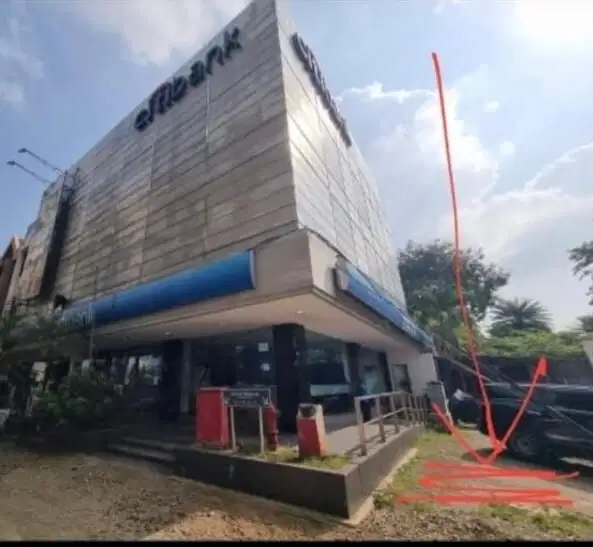 Ruko Gandeng ex Bank di Boulevard Kelapa Gading 3 lantai hoek