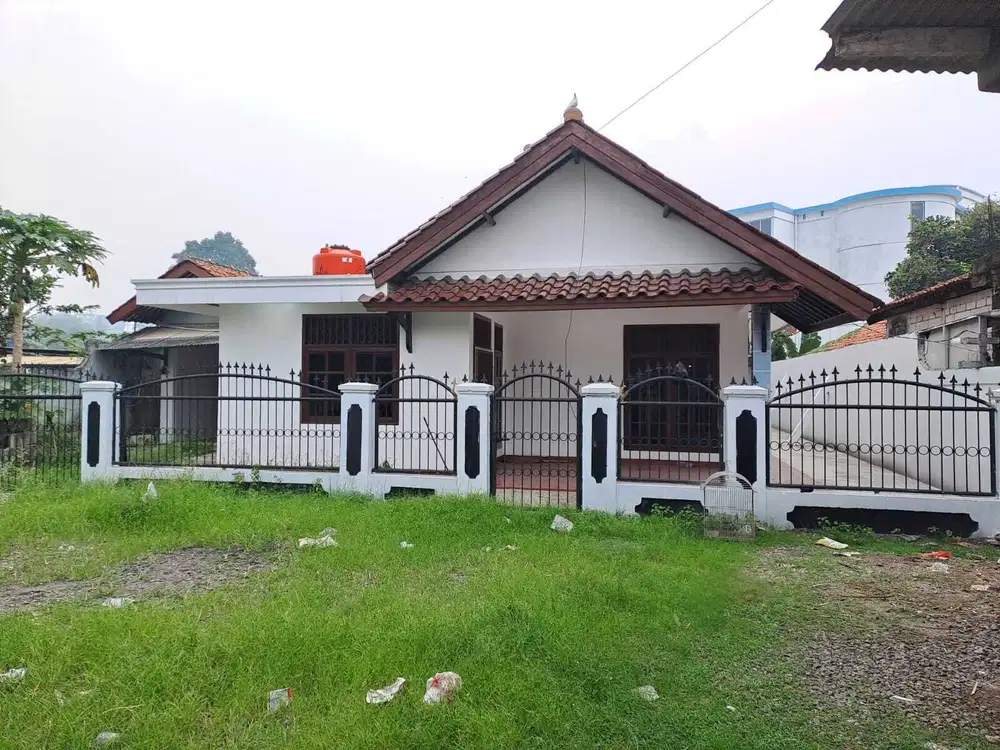 Disewakan rumah luas di Serpong Tangerang Selatan