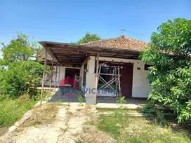 Dijual Tanah ada bangunan rumah dihitung jual tanah, 10 KM ke Bandara