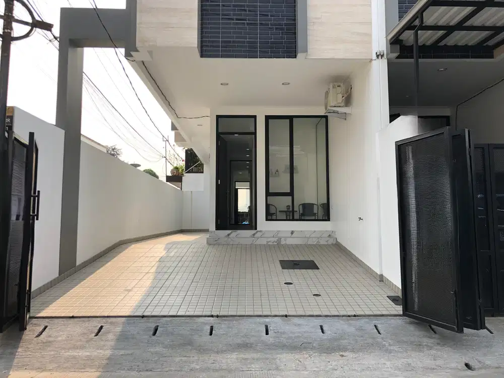 DIJUAL RUMAH BARU MINIMALIS MODERN 3 LANTAI KAWASAN DURI KEPA