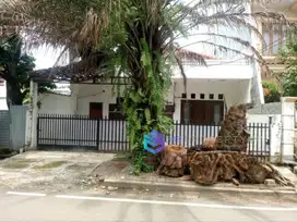 NEGO RUMAH LAMA 1 LANTAI DALAM KOMPLEK HITUNG TANAH DEKAT UNIV YARSI