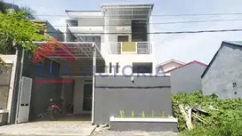 Rumah bagus di jual di Citraland Minahasa Makassar Sulawesi selatan