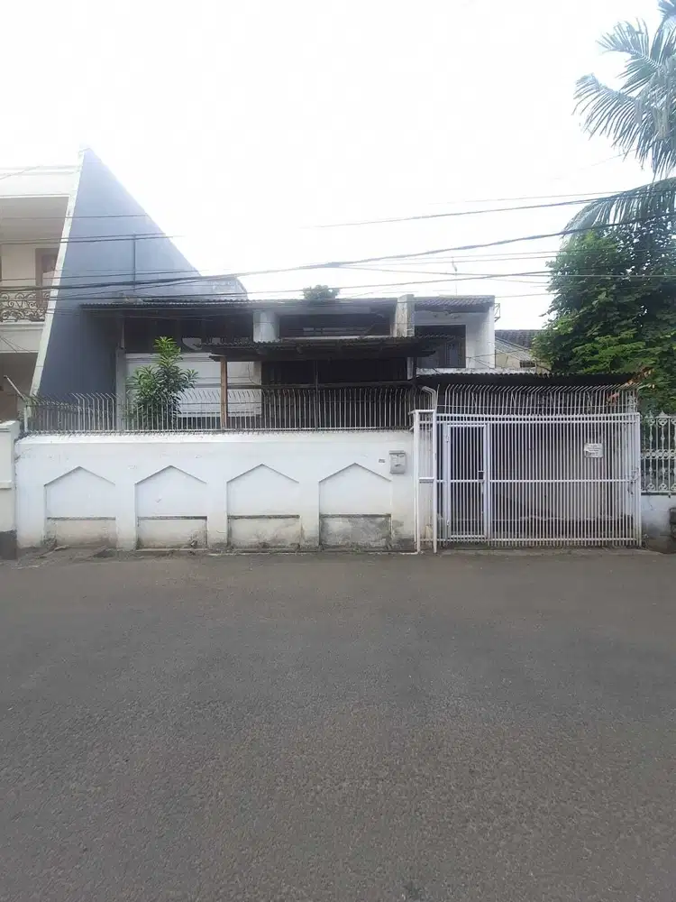 RUMAH DI DURI KEPA DEKAT TANJUNG DUREN TAMAN RATU JAKARTA BARAT