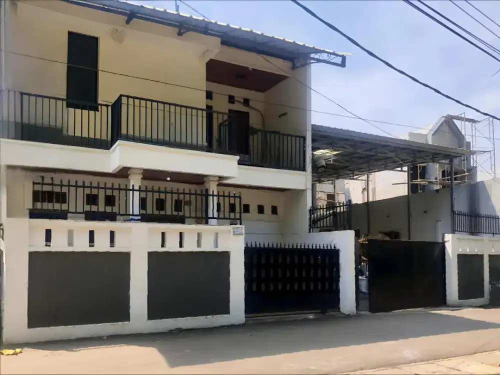DIJUAL MURAH RUMAH 2 LANTAI + GUDANG