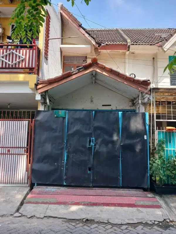 rumah ruko 2 lantai di Taman palem