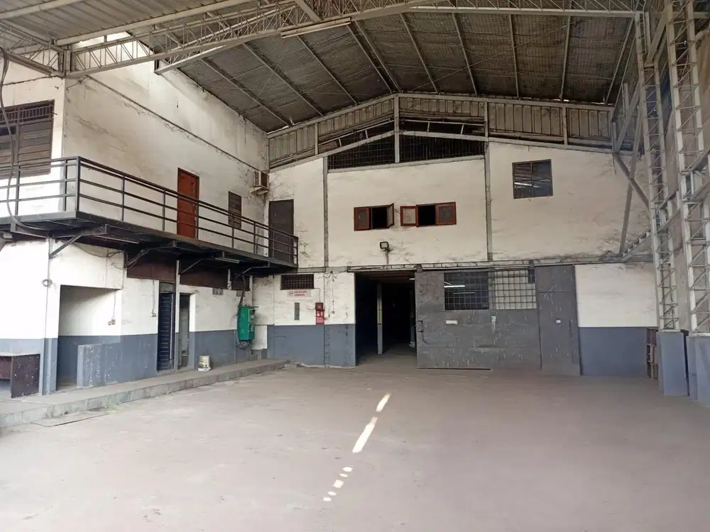 Disewakan Gudang Strategis di Jalan Raya Narogong – Bekasi