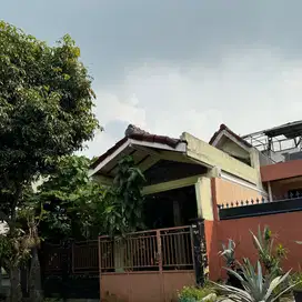 Dijual Rumah Tua Di Villa Permata Karawaci