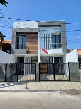 Baru gress . 2 unit rumah di Pandugo
