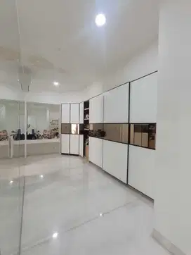 Dijual Rumah Siap Huni posisi Boulevard di Citra Garden 6