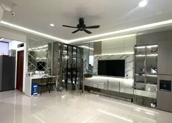 Rumah 2lt 6x15 90m 4KT Cluster Mahakam JGC Jakarta Carden City