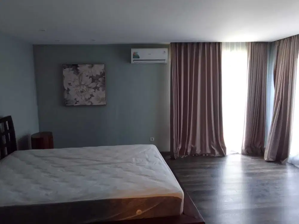 DIJUAL VILLA MEWAH 2 LANTAI KAWASAN KUTA SELATAN ADA KOLAM RENANG