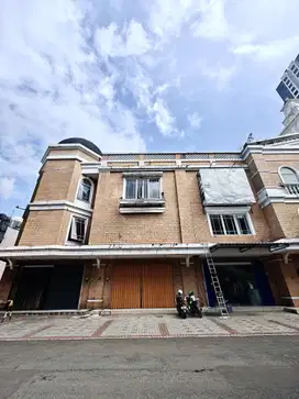 Dijual Ruko Rodeo Paramount Hadap Jalan di Gading Serpong, Tangerang