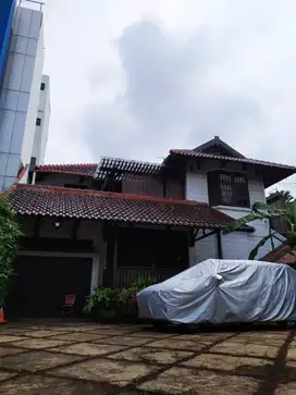 Rumah besar dan luas di Jalan Proklamasi Menteng