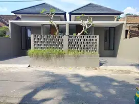 RUMAH MURAH SIAP HUNI, DI  DEKAT RS QUEEN LATIFA,DI SAYEGAN SLEMAN