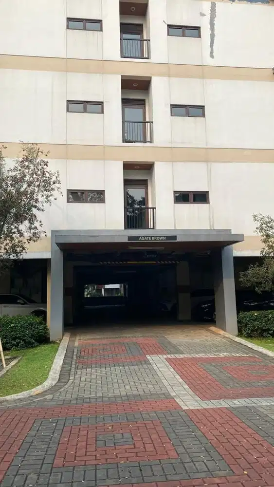 Apartemen Assati Vanya Park 3 BR 2 Lantai View Pool