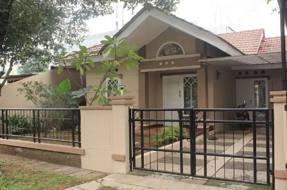 Rumah bsd dekat stasion krl rawa buntu dan pintu tol serpong