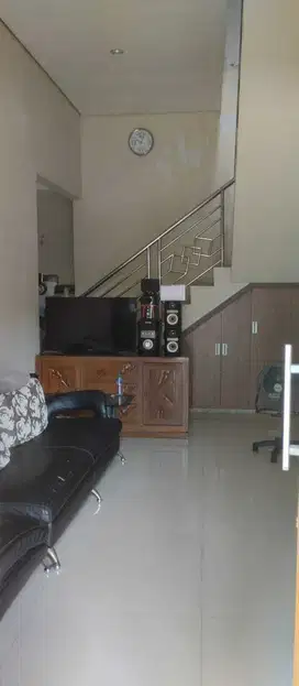 Rumah 2 lantai dijual di Perumahan Griya Karawaci Tangerang Kota