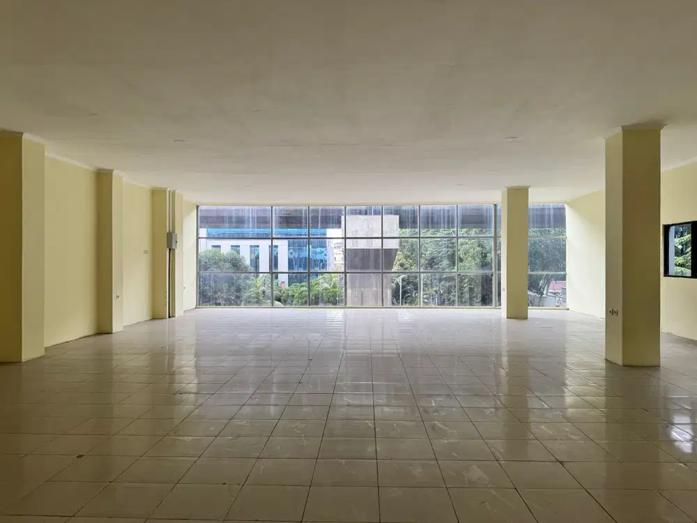 TURUN HARGA! Dijual Ruko Hoek 4 Lantai Baru Renov – Dekat MKG