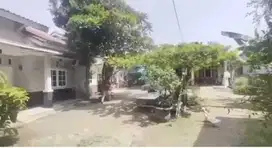 Dijual tanah di Serpong, ada 4 rumah tinggal