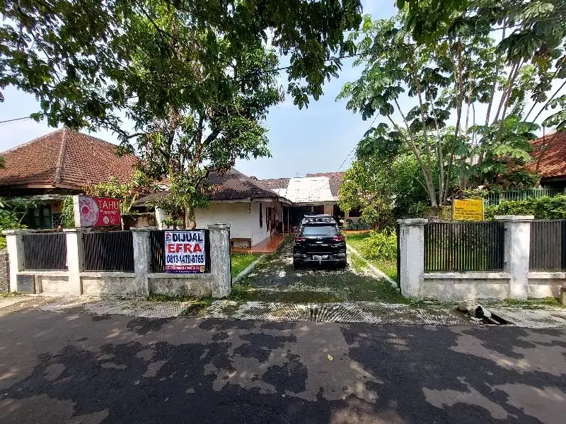 rumah tua hitung tanah Pusat kota deket Istana Bogor