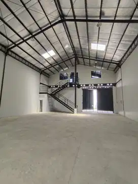 DISEWAKAN SEGERA GUDANG BARU LOKASI TIGARAKSA, tangerang SIAP PAKAI